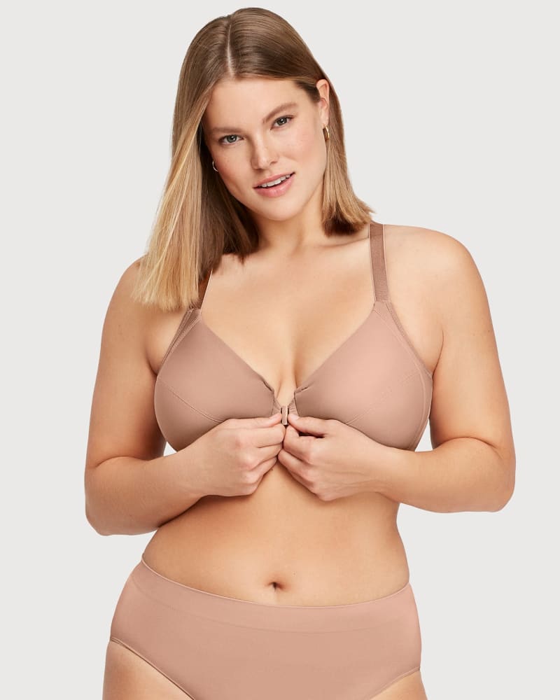 Front of a model wearing a size 42C Front-Closure Smoothing WonderWire Bra in Cappuccino by Glamorise. | dia_product_style_image_id:262797